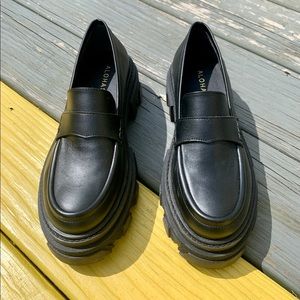 Alohas Trailblazer Corn Black Loafers